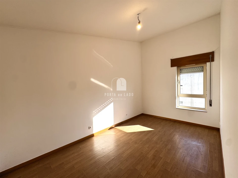 Apartamento T3 para Arrendamento em Gulpilhares e Valadares Foto 16