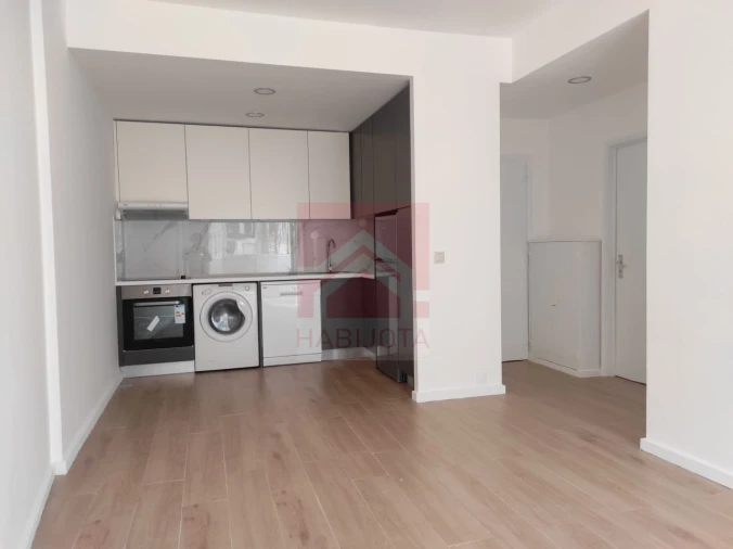 Apartamento T1 para Venda em Cedofeita, Santo Ildefonso, Sé, Miragaia, São Nicolau e Vitória Foto 2