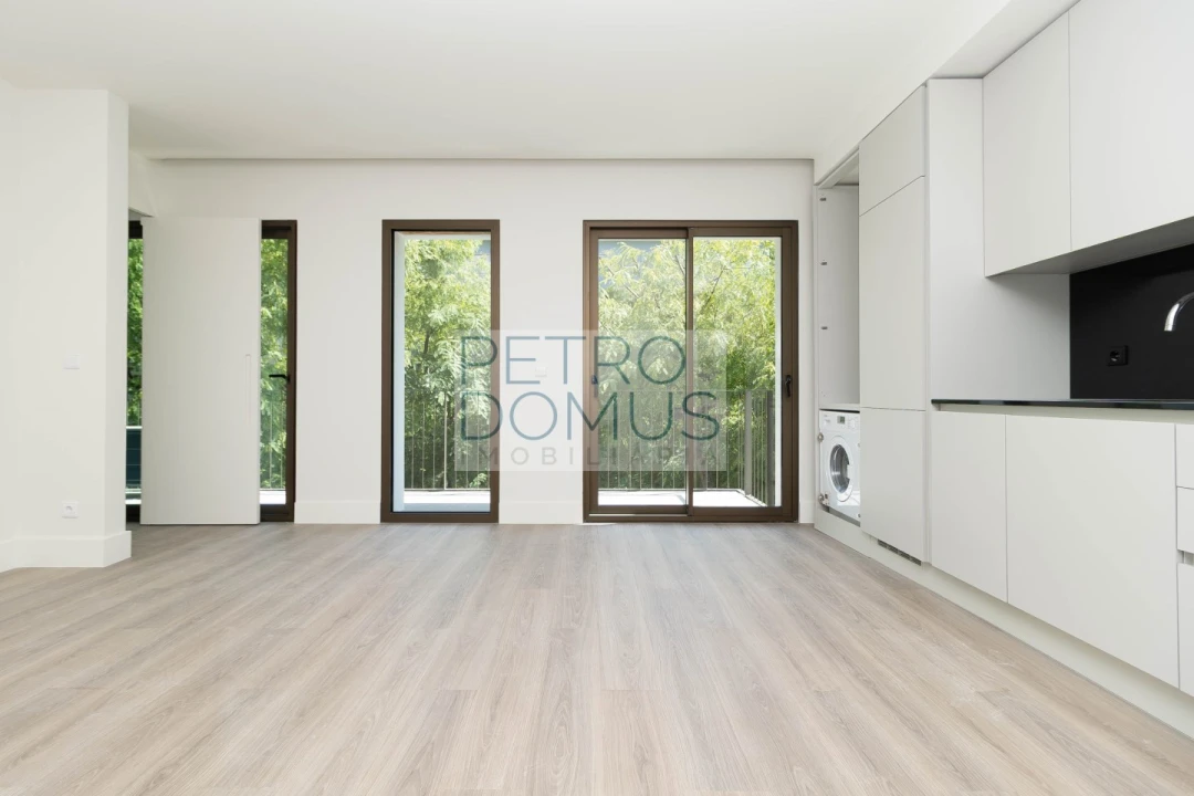 Apartamento T1 para Venda em Avenidas Novas Foto 4