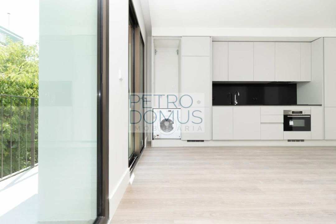 Apartamento T1 para Venda em Avenidas Novas Foto 6