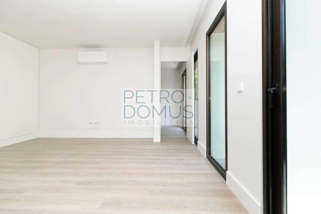 Apartamento T1 para Venda em Avenidas Novas Foto 7
