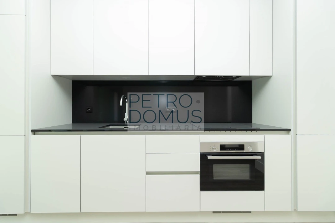 Apartamento T1 para Venda em Avenidas Novas Foto 9