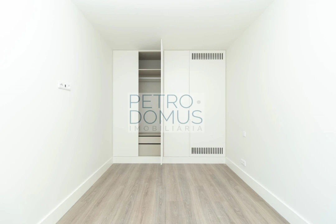 Apartamento T1 para Venda em Avenidas Novas Foto 11