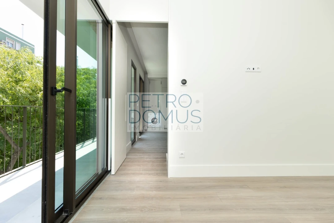 Apartamento T1 para Venda em Avenidas Novas Foto 2