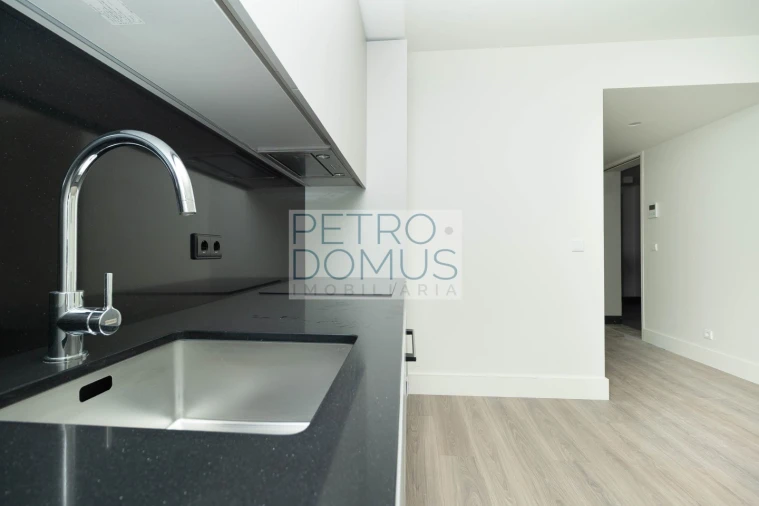 Apartamento T1 para Venda em Avenidas Novas Foto 8