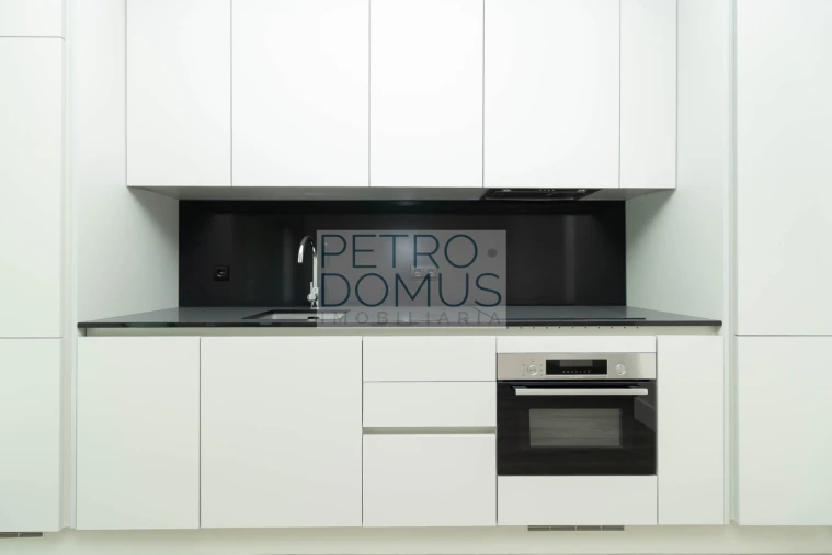 Apartamento T1 para Venda em Avenidas Novas Foto 9