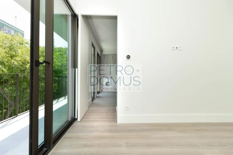 Apartamento T1 para Venda em Avenidas Novas Foto 2