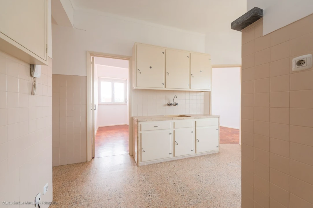 Apartamento T1 para Arrendamento em Lumiar Foto 4