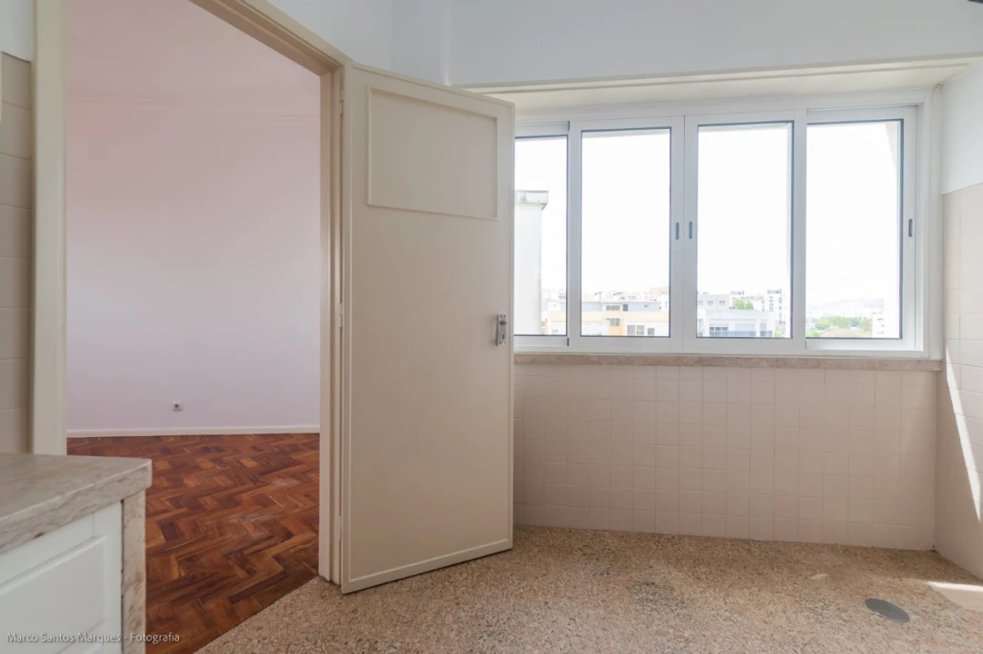 Apartamento T1 para Arrendamento em Lumiar Foto 7