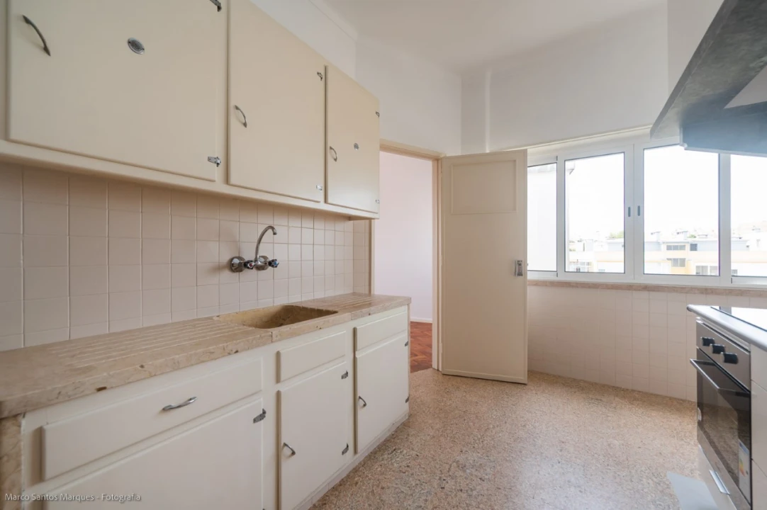 Apartamento T1 para Arrendamento em Lumiar Foto 11