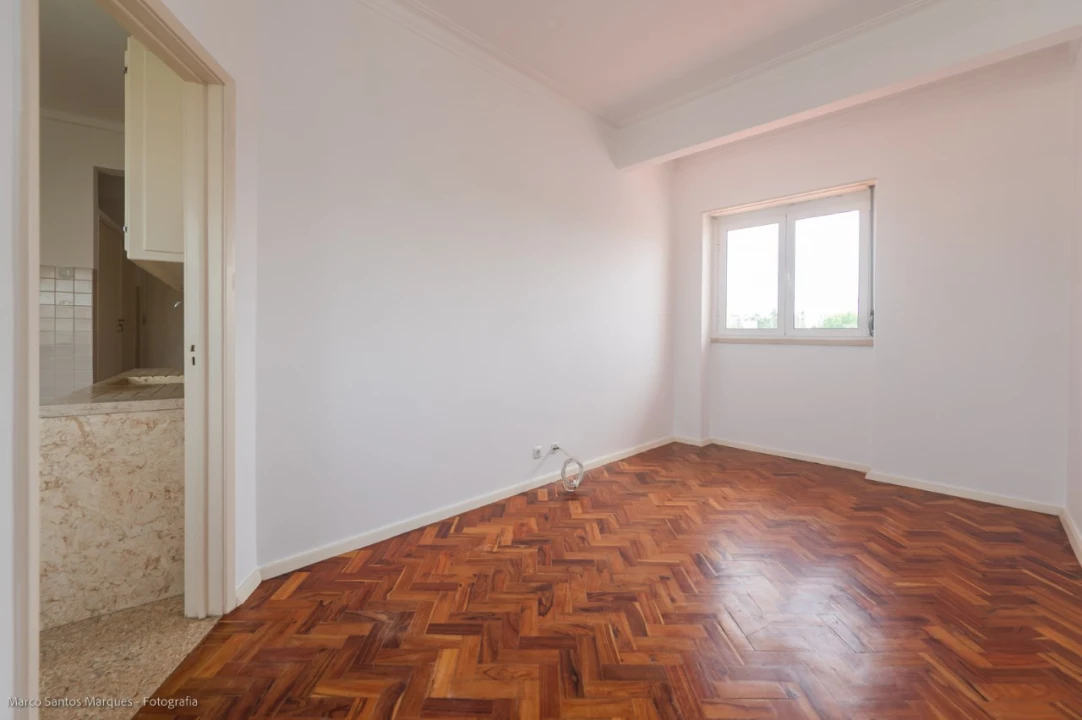 Apartamento T1 para Arrendamento em Lumiar Foto 13