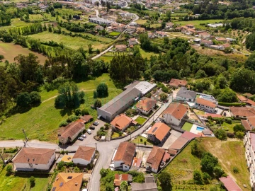 Armazém para Arrendamento em Santo Adrião de Vizela