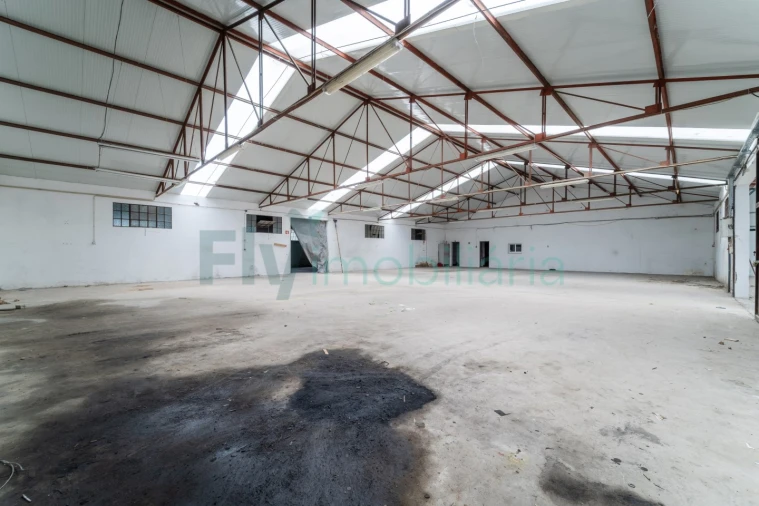 Armazém para Arrendamento em Santo Adrião de Vizela Foto 7