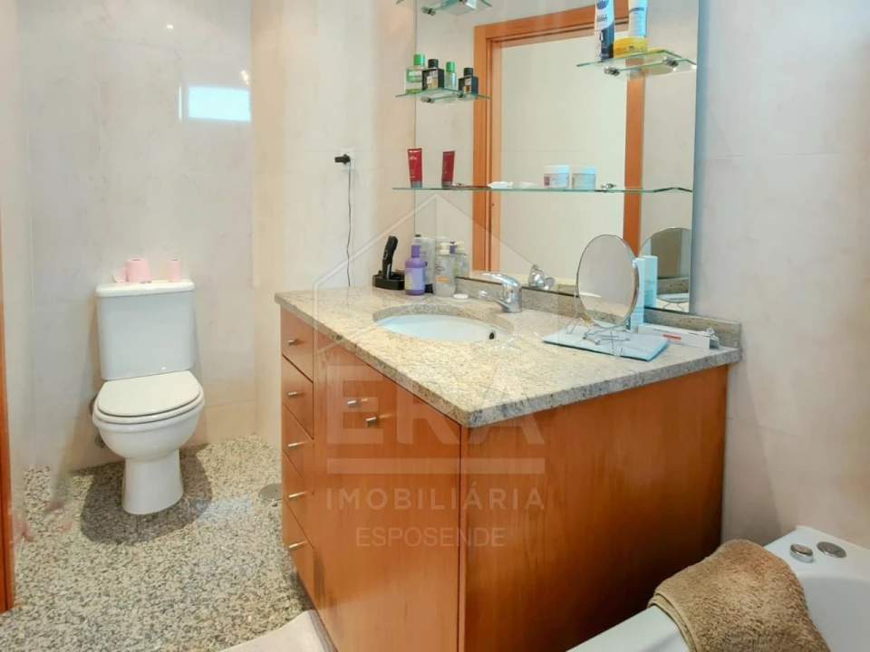 Moradia T3 para Venda em Vila Nova de Anha Foto 11