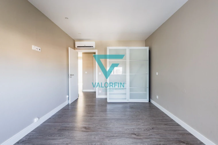 Apartamento T3 para Venda em Marinha Grande Foto 14