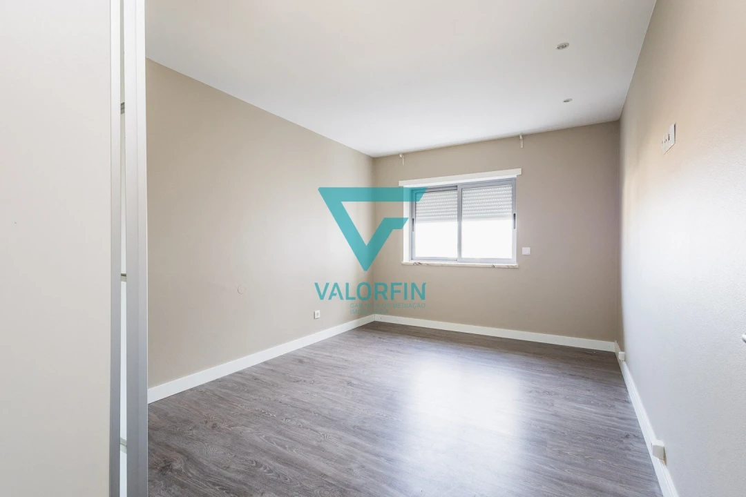 Apartamento T3 para Venda em Marinha Grande Foto 13