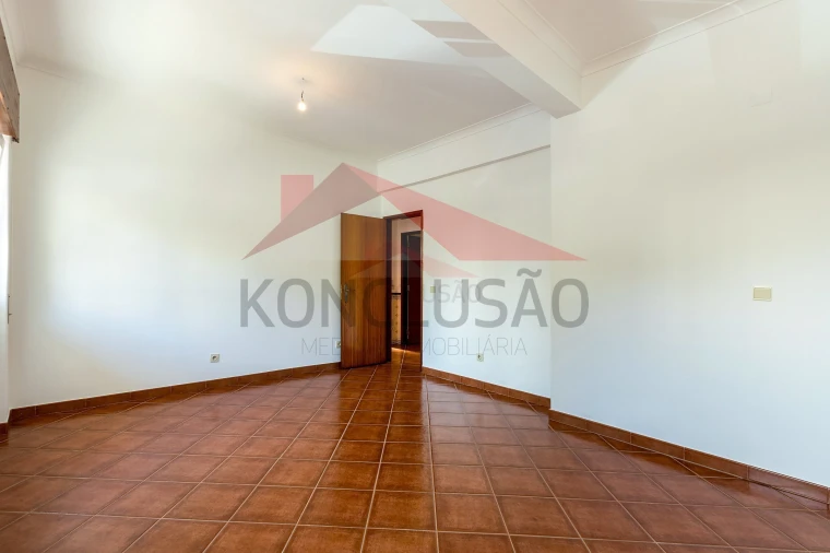 Apartamento T2 para Venda em Póvoa de Santa Iria e Forte da Casa Foto 9
