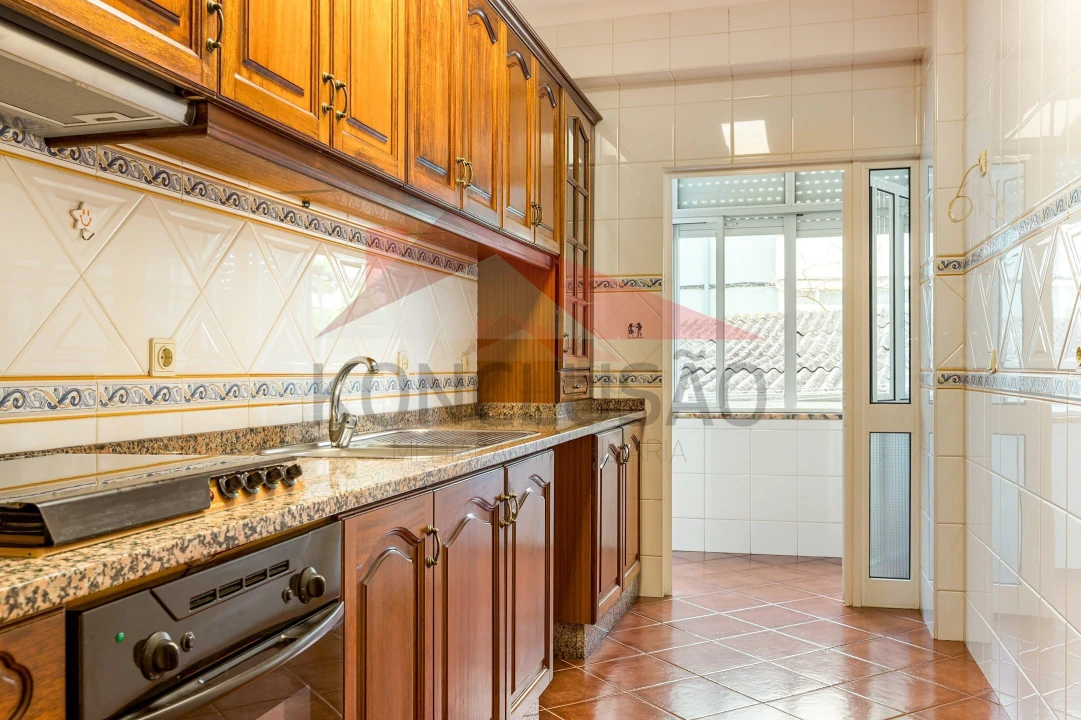 Apartamento T2 para Venda em Póvoa de Santa Iria e Forte da Casa Foto 1