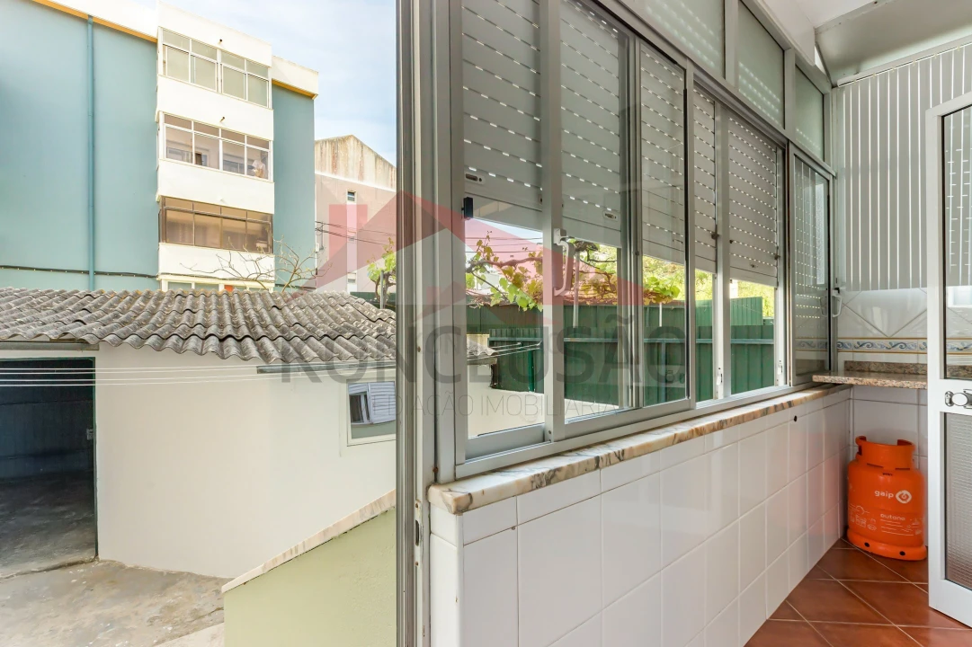 Apartamento T2 para Venda em Póvoa de Santa Iria e Forte da Casa Foto 16