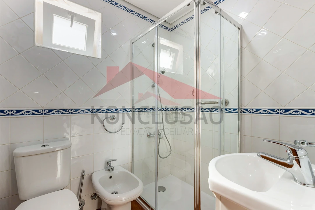 Apartamento T2 para Venda em Póvoa de Santa Iria e Forte da Casa Foto 12