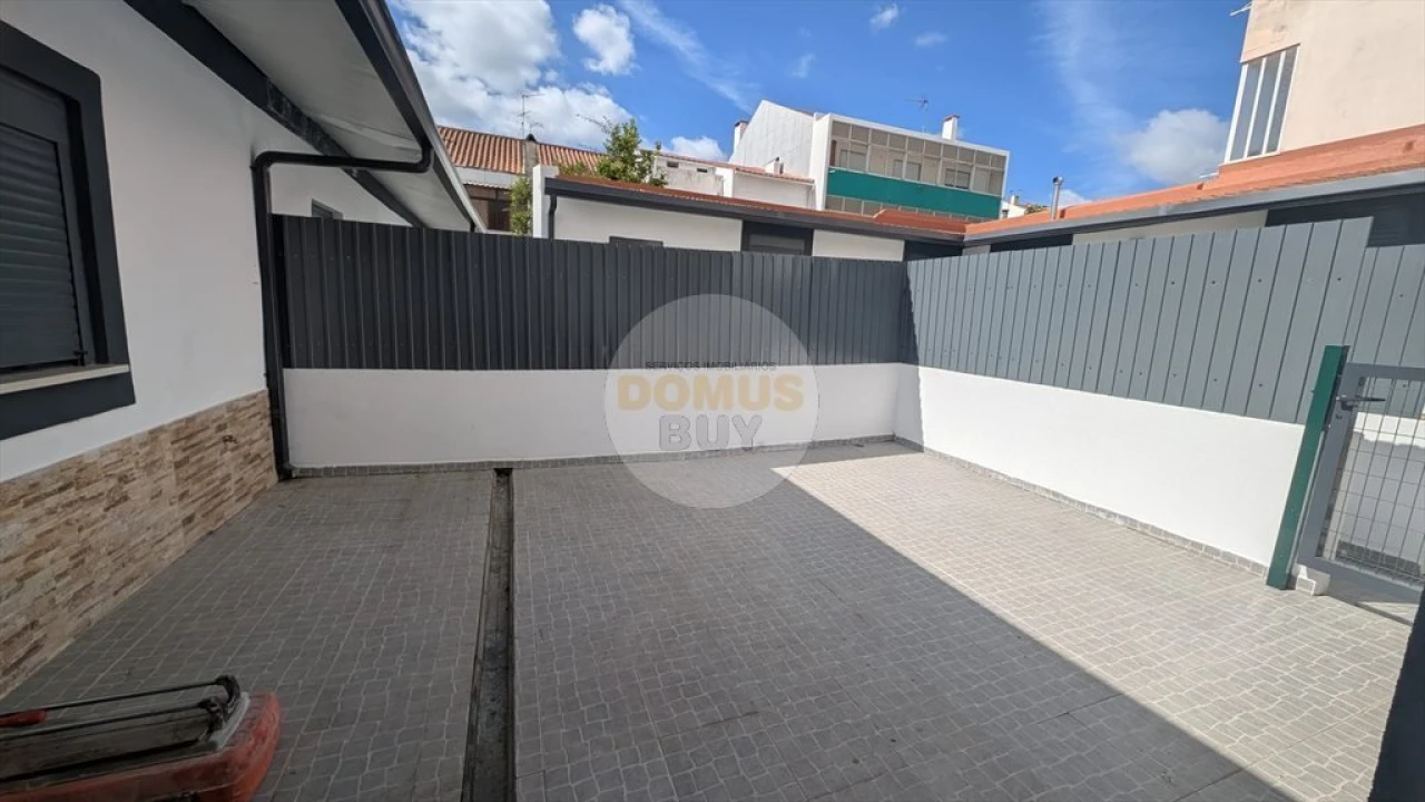 Moradia T3 para Venda em Baixa da Banheira e Vale da Amoreira Foto 2