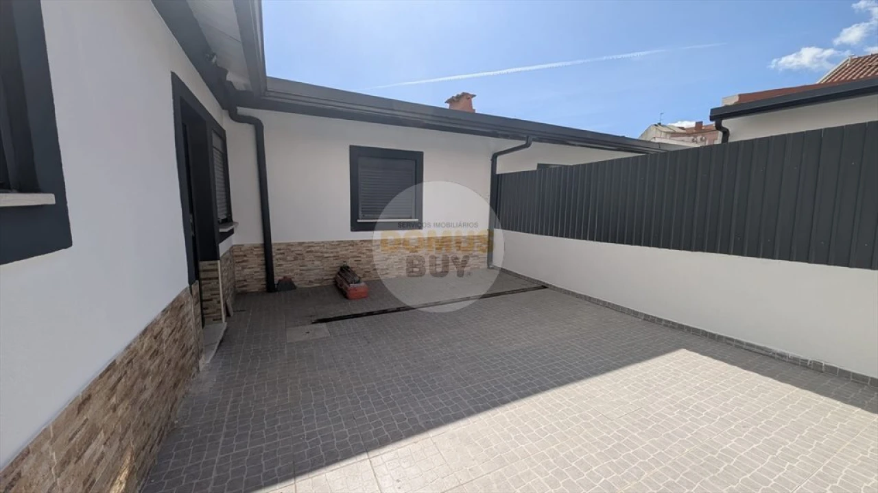 Moradia T3 para Venda em Baixa da Banheira e Vale da Amoreira Foto 3