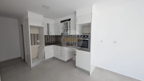 Moradia T2 para Venda em Baixa da Banheira e Vale da Amoreira