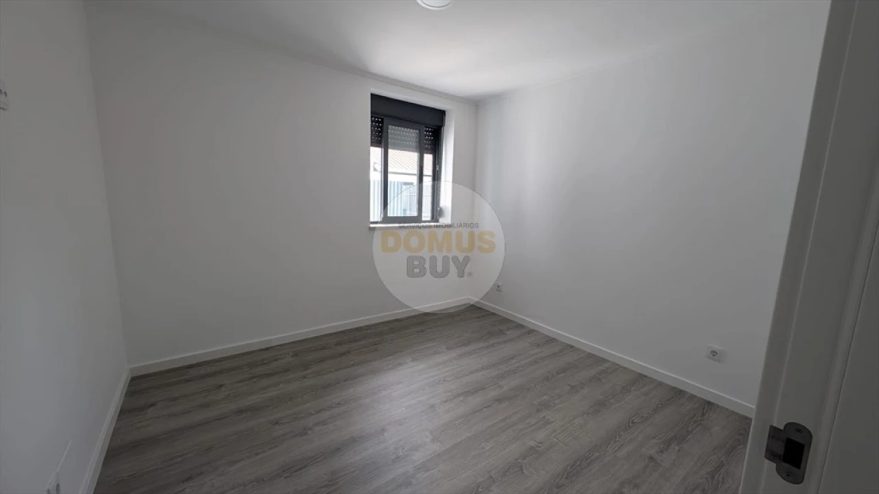 Moradia T2 para Venda em Baixa da Banheira e Vale da Amoreira Foto 10