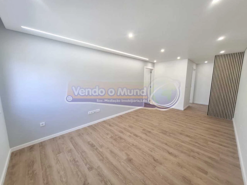 Apartamento T3 para Venda em Coruche, Fajarda e Erra Foto 1