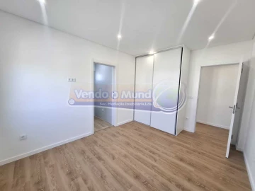 Apartamento T3 para Venda em Coruche, Fajarda e Erra