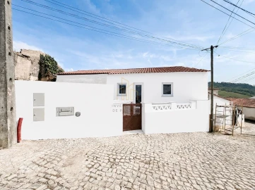 Moradia T1 para Venda em Santa Maria, São Pedro e Matacães