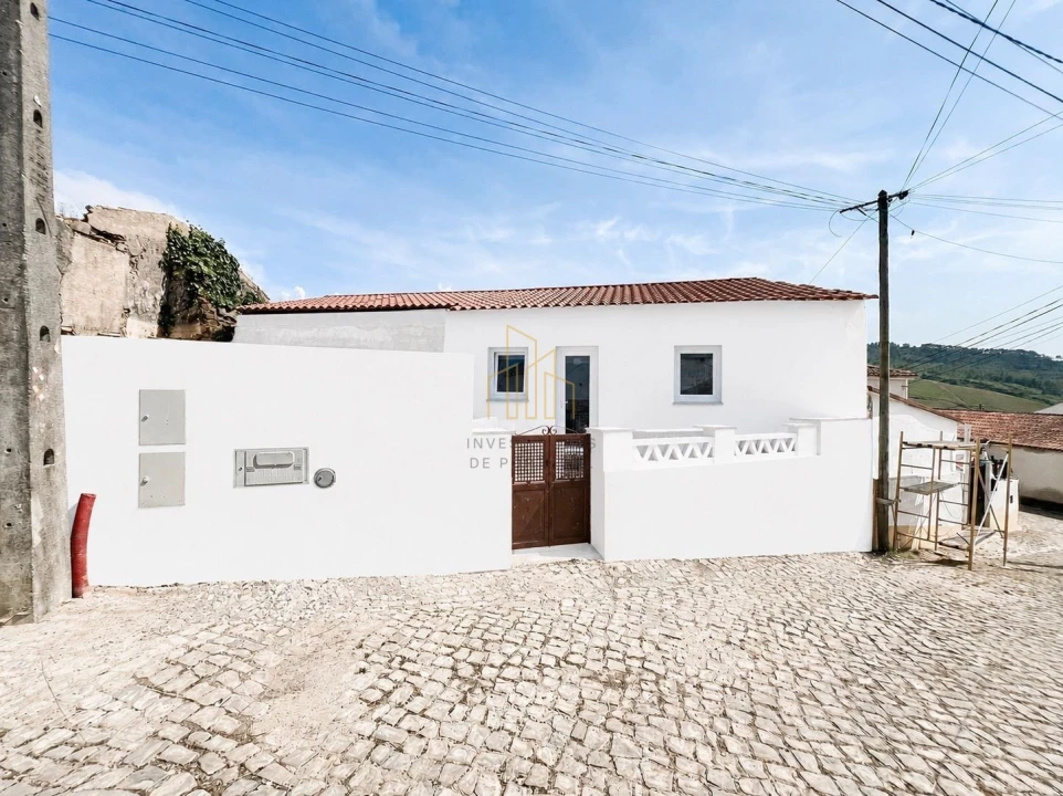 Moradia T1 para Venda em Santa Maria, São Pedro e Matacães Foto 1