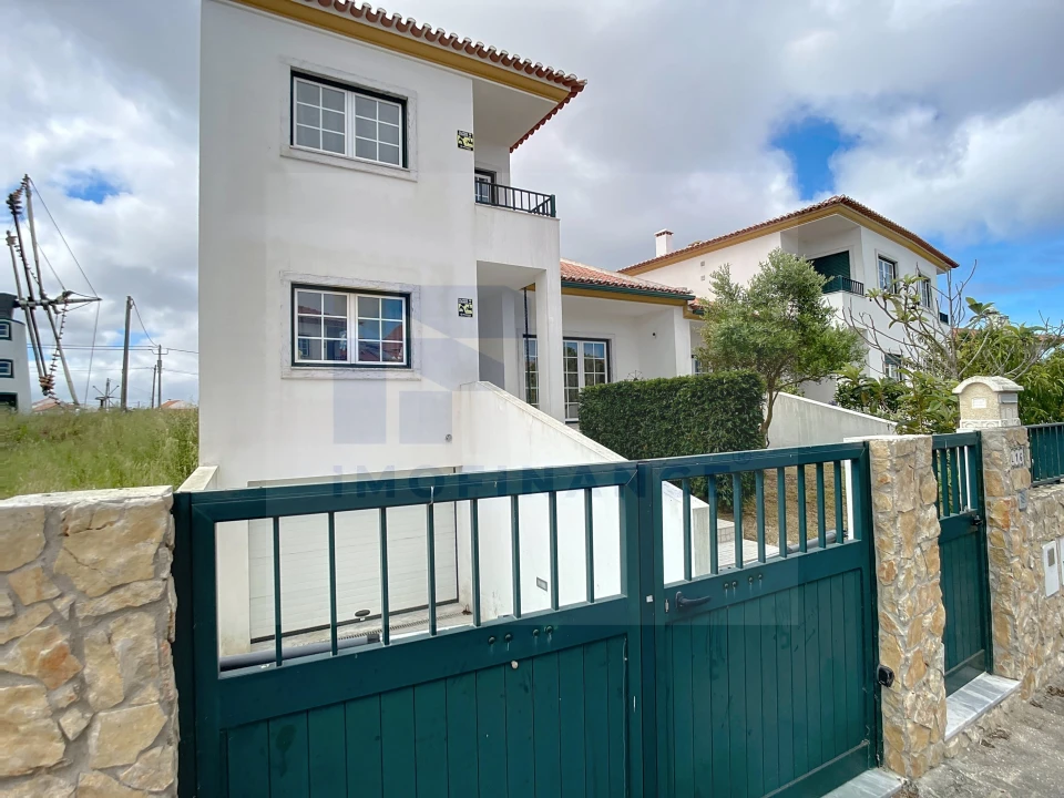 Moradia T3 para Venda em Atouguia da Baleia Foto 1