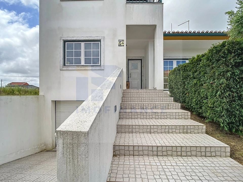 Moradia T3 para Venda em Atouguia da Baleia Foto 2