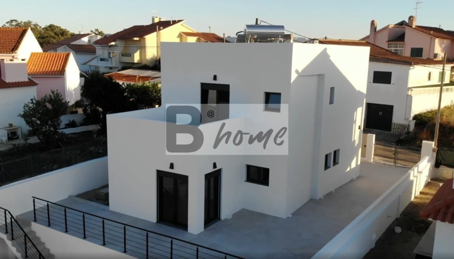 Moradia T3 para Venda em Charneca de Caparica e Sobreda Foto 2