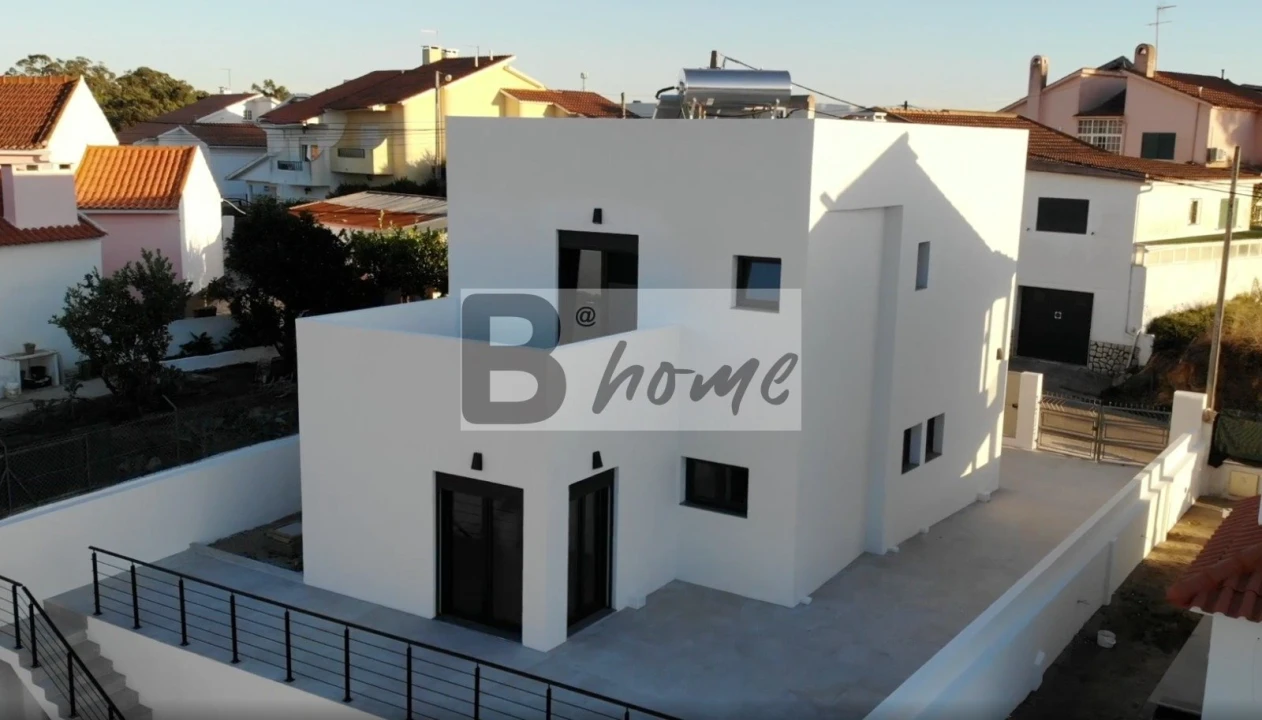 Moradia T3 para Venda em Charneca de Caparica e Sobreda Foto 2