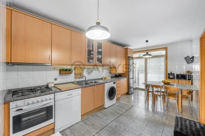 Apartamento T2 para Venda em Urgezes