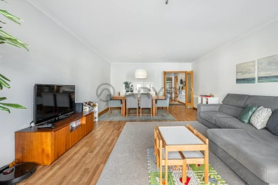 Apartamento T2 para Venda em Urgezes