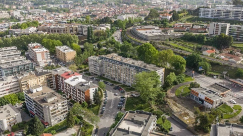 Apartamento T2 para Venda em Urgezes