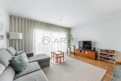 Apartamento T2 para Venda em Urgezes