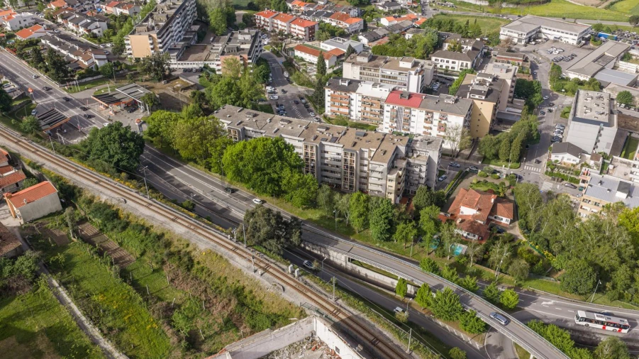 Apartamento T2 para Venda em Urgezes Foto 4