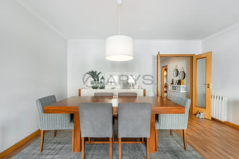 Apartamento T2 para Venda em Urgezes Foto 5