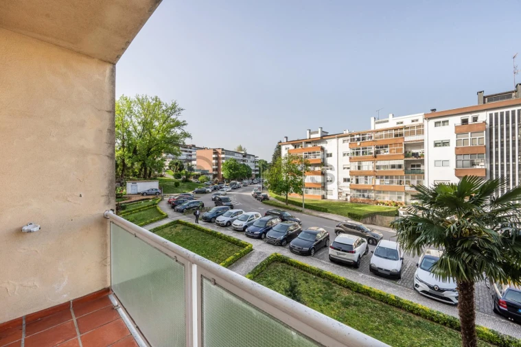 Apartamento T2 para Venda em Urgezes Foto 17