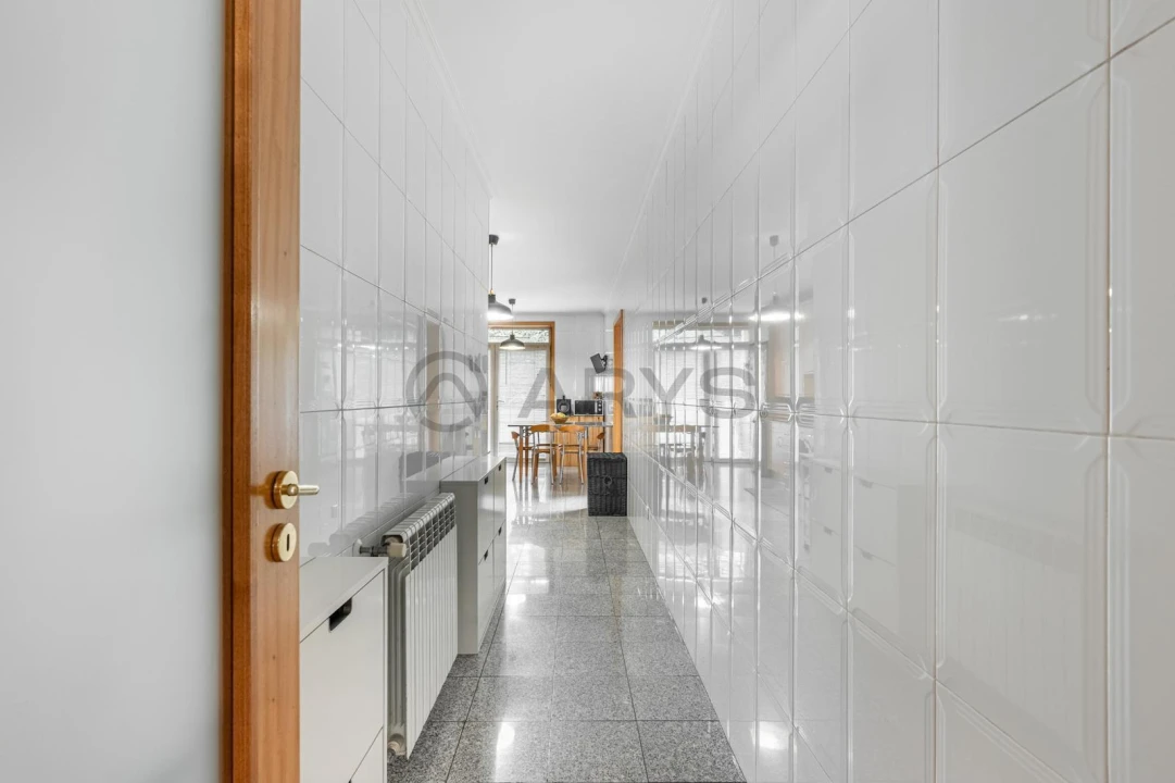 Apartamento T2 para Venda em Urgezes Foto 11