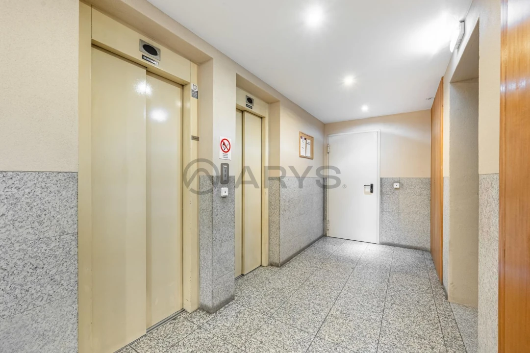 Apartamento T2 para Venda em Urgezes Foto 20