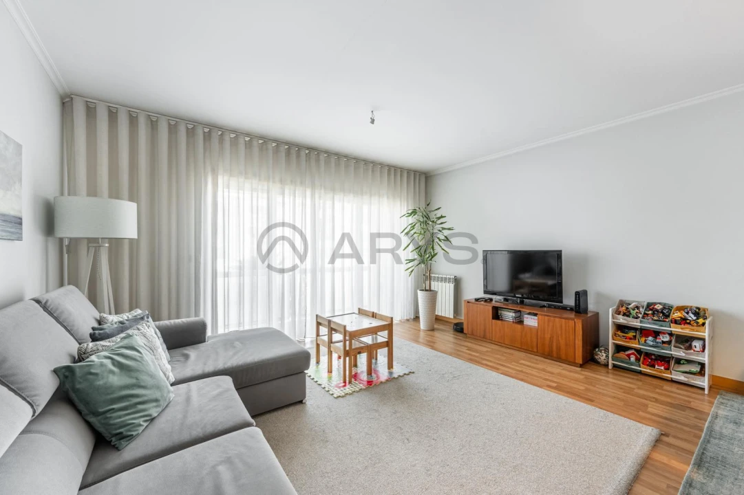 Apartamento T2 para Venda em Urgezes Foto 9