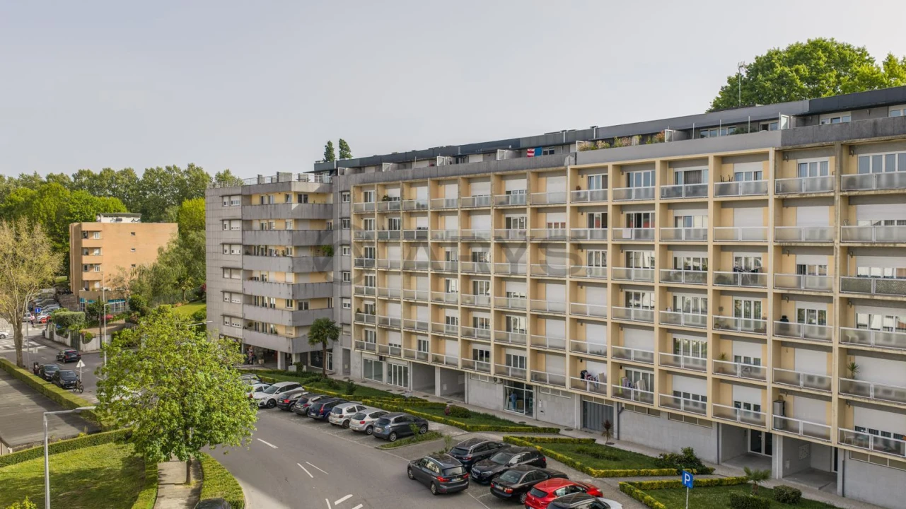 Apartamento T2 para Venda em Urgezes Foto 1