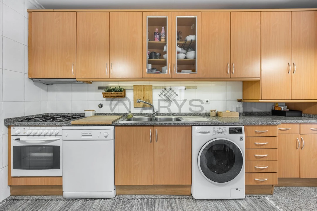 Apartamento T2 para Venda em Urgezes Foto 13