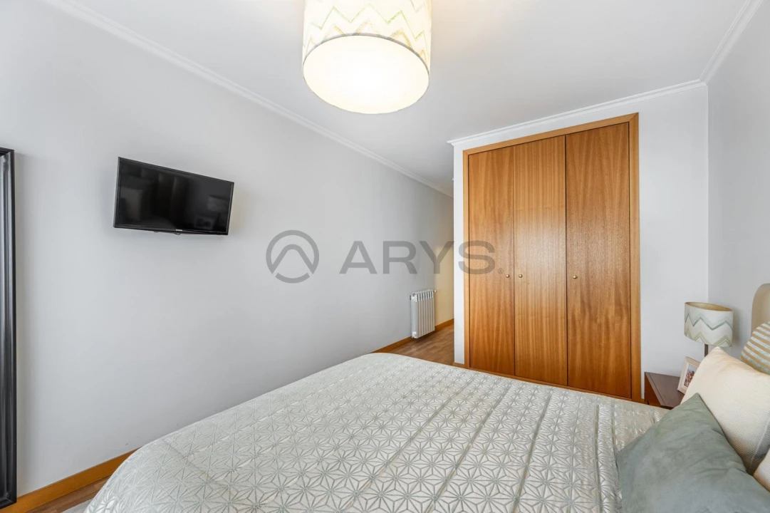 Apartamento T2 para Venda em Urgezes Foto 19