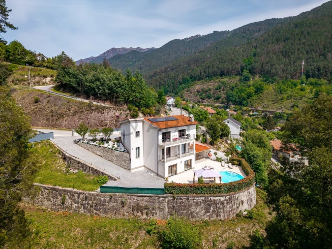 Moradia T4 para Venda em Chamoim e Vilar Foto 3